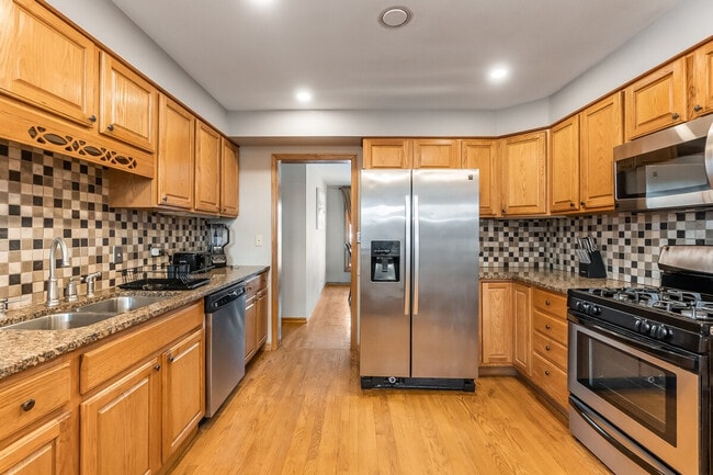 Photo - 336 N Walnut St Unit ID1285073P