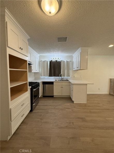 Photo - 45303 Lorimer Ave