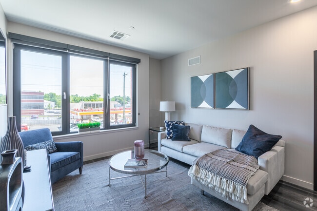 2 BR, 2 BA - Living Room - 2000 Pennsylvania Avenue