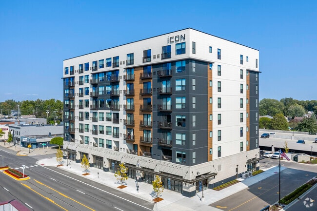 Icon on Main - ICON on Main - Royal Oak, MI