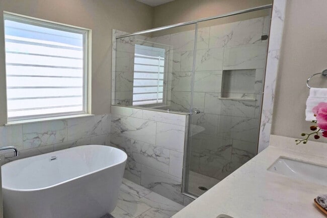 Photo - 8326 Curry Rd Unit ID1227052P