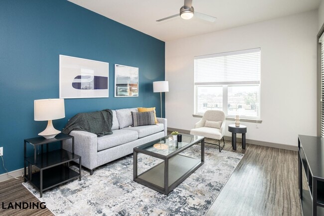 Building Photo - 4632 Santa Monica Blvd Unit 206