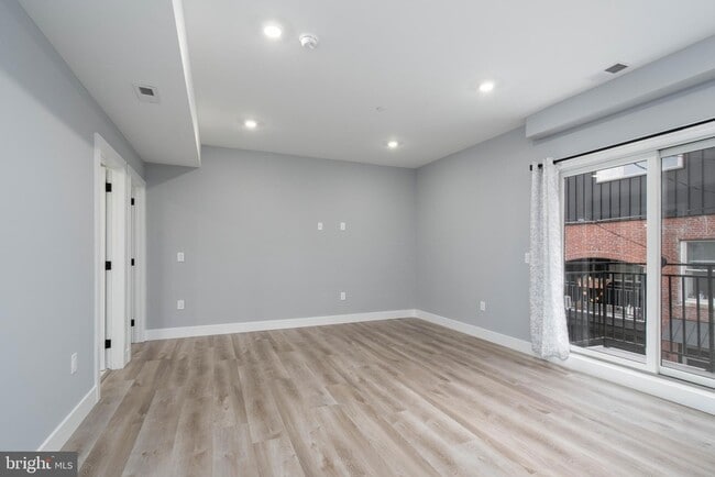 Photo - 2323 E Cabot St Unit 2