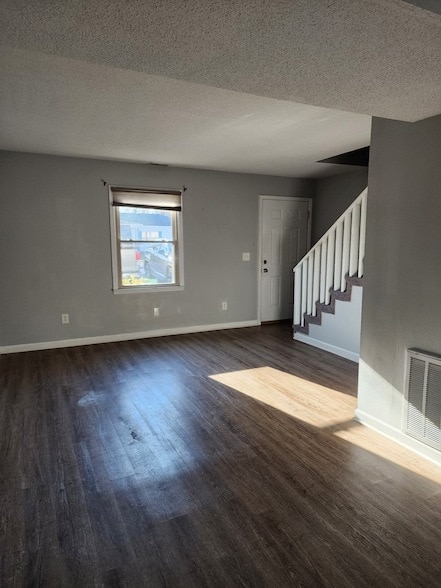 Photo - 105 Helen St Unit B