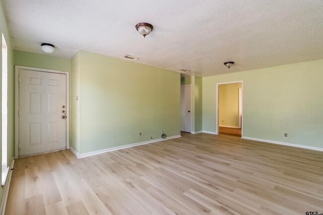 Photo - 309 Blake Dr