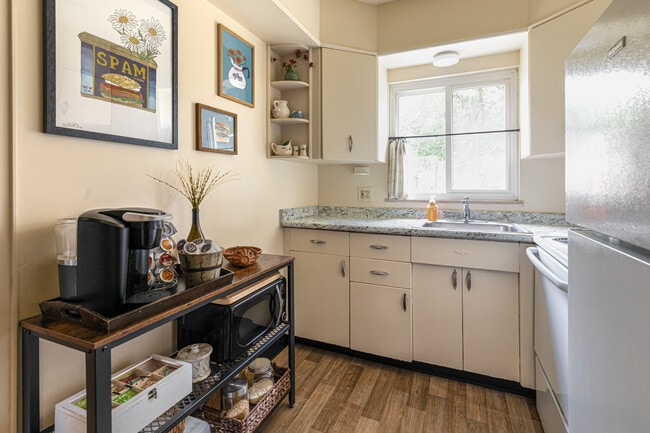 Photo - Parkview Apartments