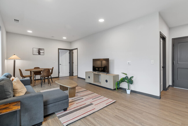 Building Photo - 423 E Michigan St Unit ID1032097P