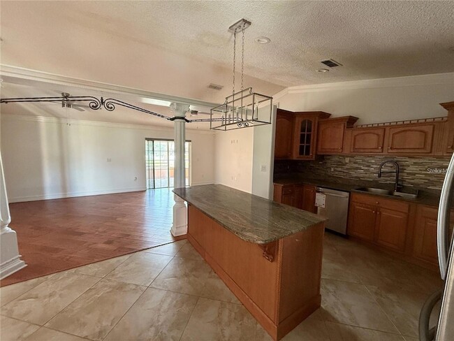 Photo - 3900 Oak Pointe Blvd