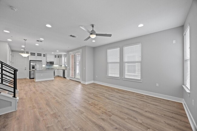 Photo - 2222 Simond Ave Unit E