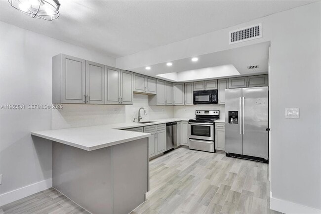 Building Photo - 48 Matador Ln