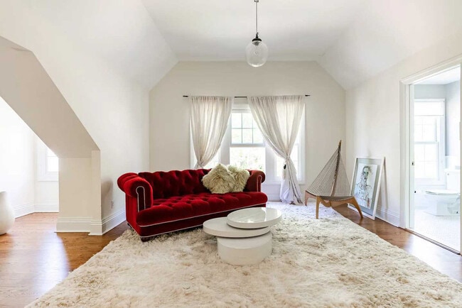 Photo - 19 Old School House Ln Unit ID1350583P