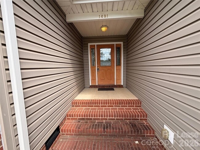 Photo - 1491 Mayfair Dr