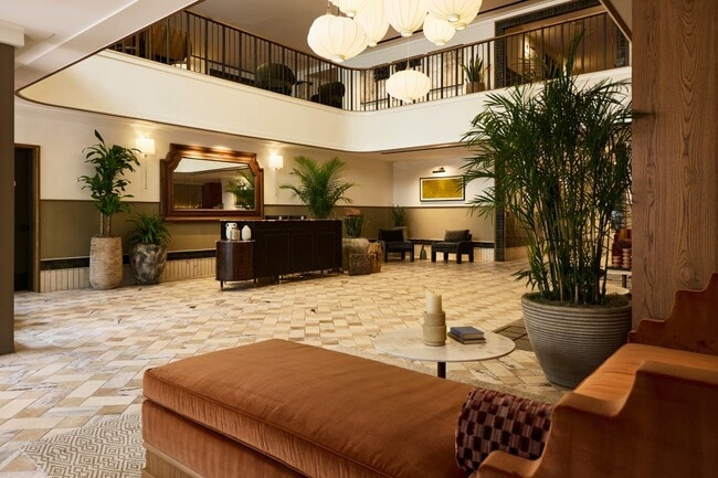 Photo - Broad & Washington