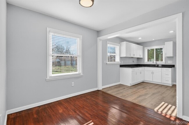 Photo - 8154 Quinn St