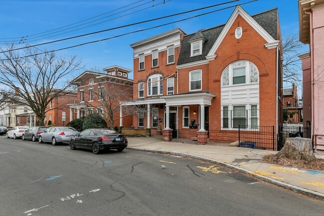 Photo - 108 William St Unit 1