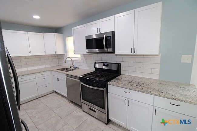 Photo - 105 E Avenue A