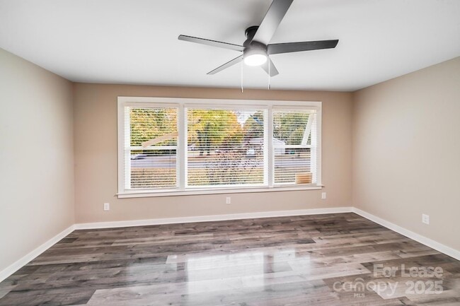 Photo - 2301 Shamrock Dr