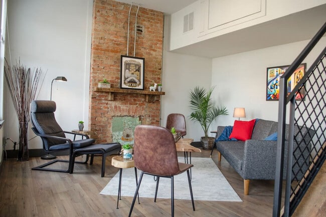 Building Photo - 1407 Pleasant St Unit ID1056035P