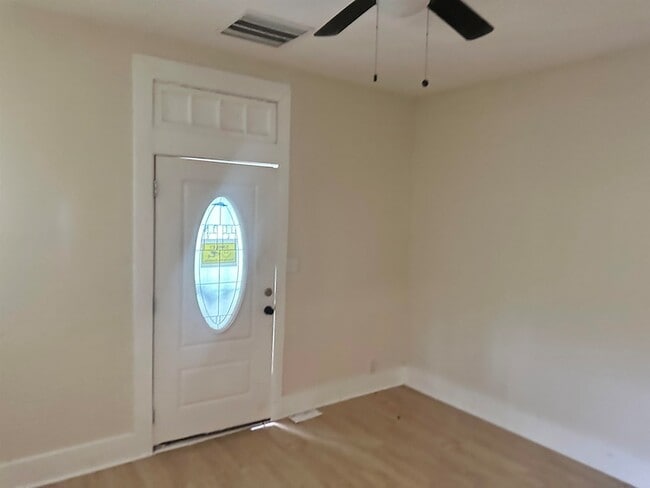 Photo - 1683 Walker Ave