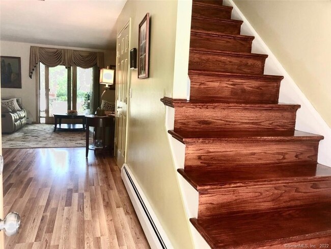 Photo - 31 Locust Cir