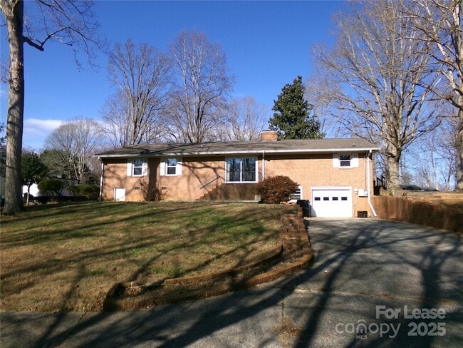 Photo - 507 Valleyview Dr