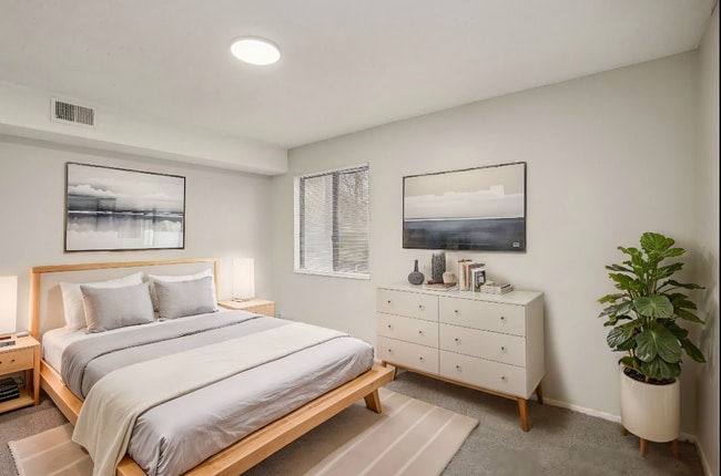 Building Photo - Flats at Wildwood