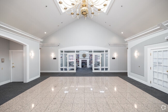 Lobby - 200 Fountain