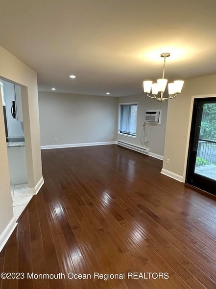 Photo - 35 Amberly Dr