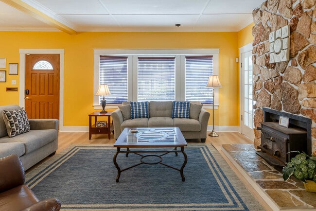 Photo - 640 S Columbia St Unit ID1335290P