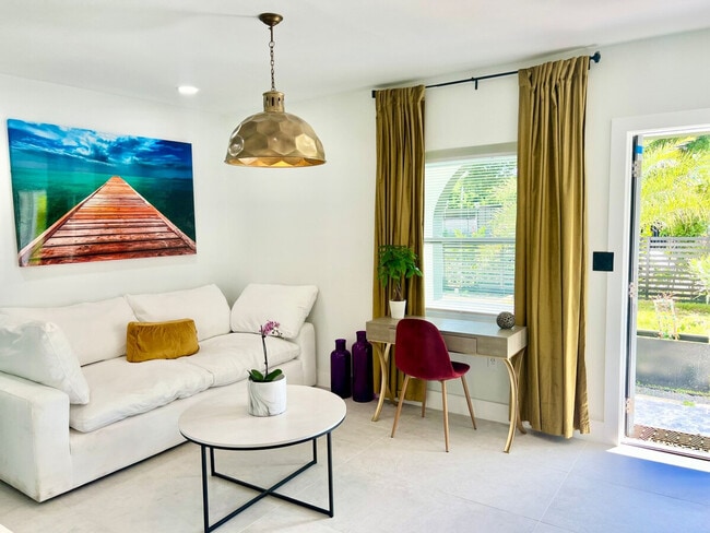 Building Photo - 8270 NE 1st Pl Unit SI ID1568910P