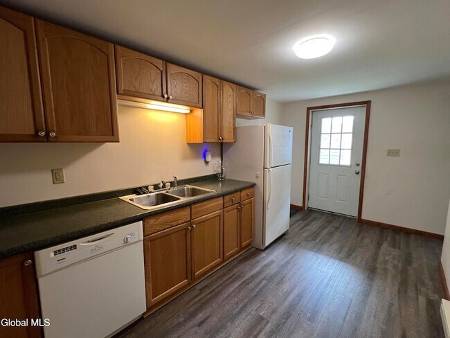 Photo - 207 E Main St Unit 1