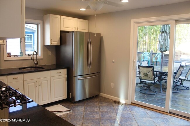 Photo - 500 18th Ave