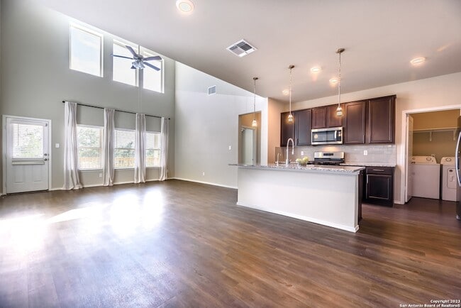 Photo - 1609 Ranch House