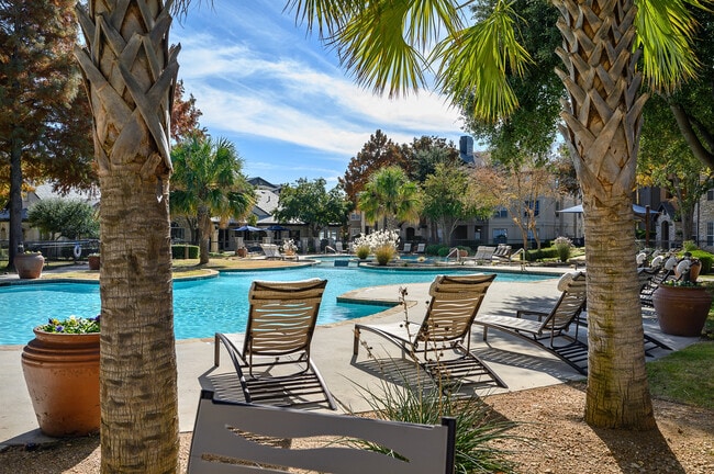 Photo - Lake Pointe Apts