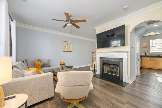 Building Photo - 21322 Pine St Unit SI ID1579131P