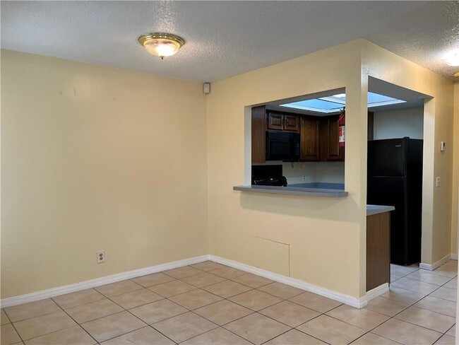 Photo - 1002 Greenspoint Drive