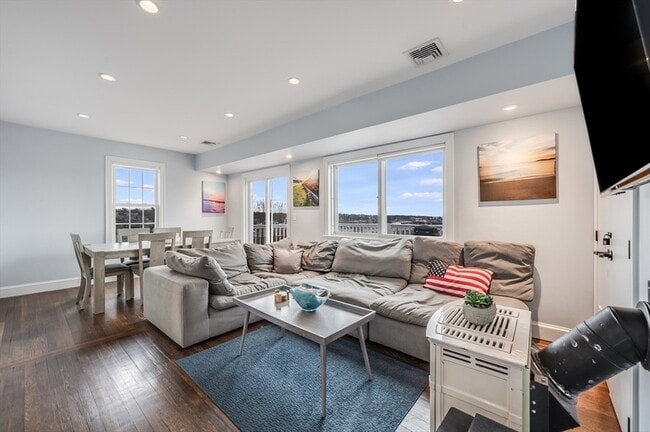 Photo - 17 Silva Ct Unit 3