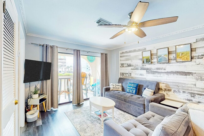 Building Photo - 924 W Beach Blvd Unit SI FL1-ID1364784P