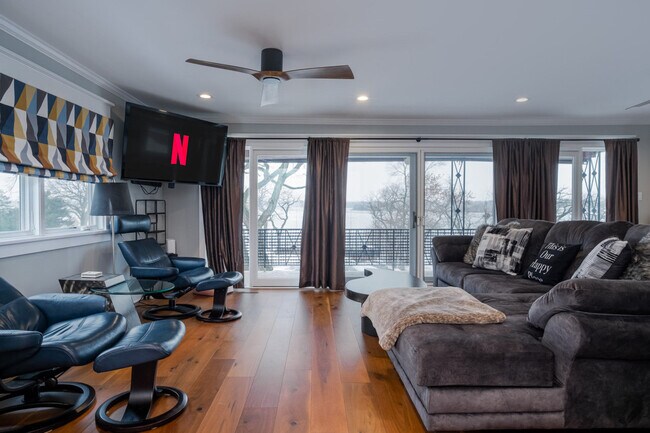 Photo - 10 N Pistakee Lake Rd Unit ID1374789P