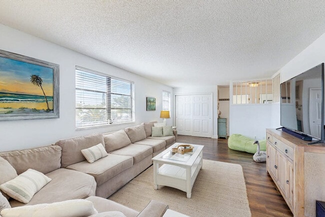Building Photo - 252 Gladiolus St Unit SI ID1591542P