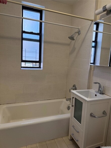 Building Photo - 132-30 Sanford Ave Unit 4Af