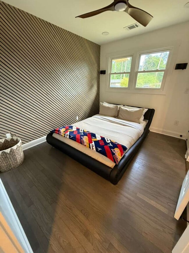 Photo - 145 Melinda Way SE Unit SI ID1536680P