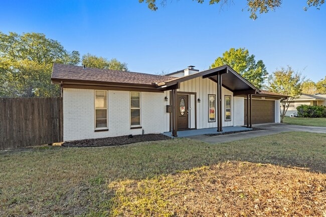 Photo - 8009 Northbrook Dr