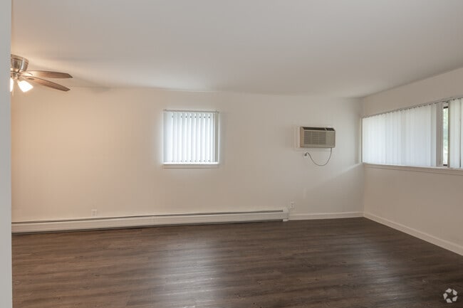 1BR, 1BA - 625 SF - Village West Apartments