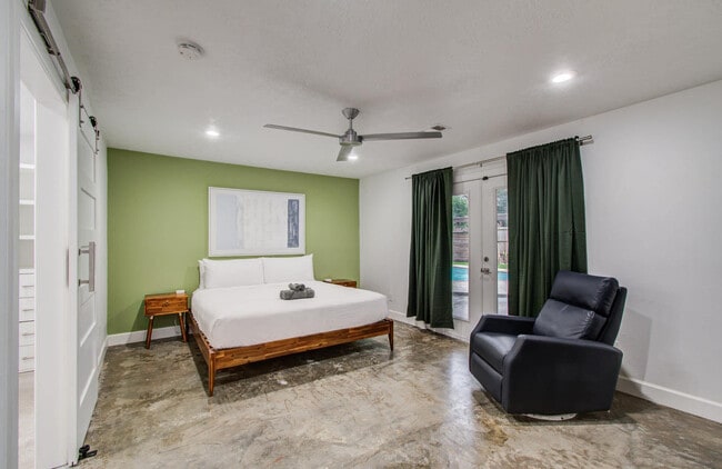 Building Photo - 11714 Hillcroft St Unit SI ID1019510P