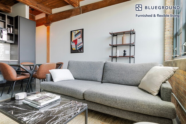 Photo - 2061 N Southport Ave Unit FL3-ID1279