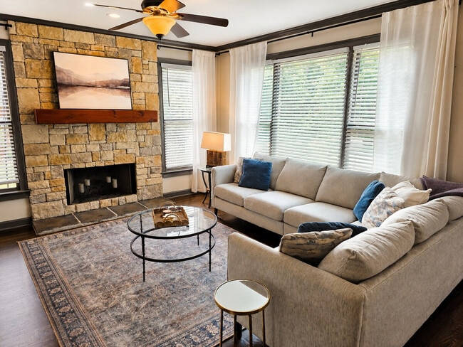 Building Photo - 10 Bridlewood Ct Unit SI ID1234828P