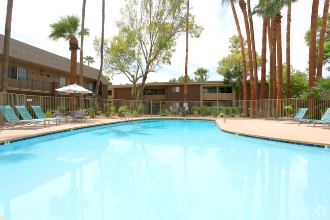 Pool - Arcadia Villa Apartments