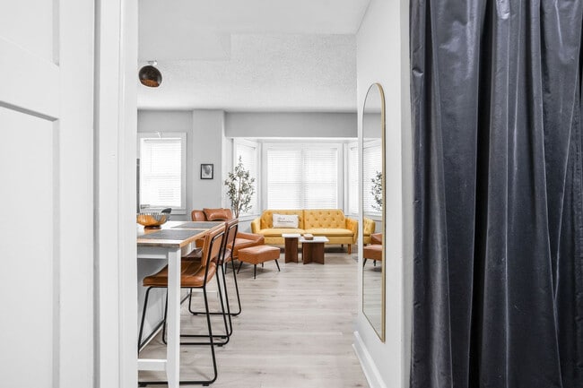 Photo - 230 E 9th St Unit ID1303779P