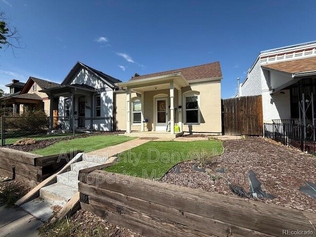 Photo - 831 Elati St